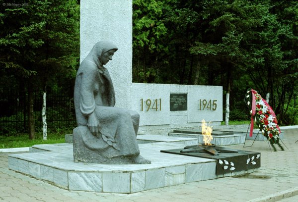 Памятник Скорбящая мать Солнечногорск