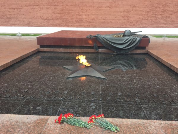 Мемориал вечный огонь в Москве