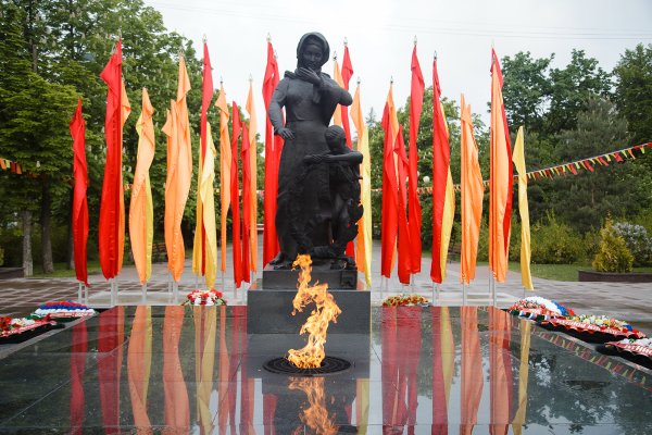 Соборная площадь Белгород вечный огонь