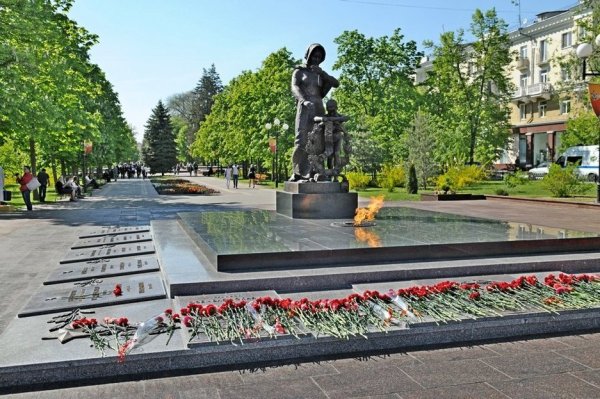 Мемориальный комплекс вечный огонь Белгород