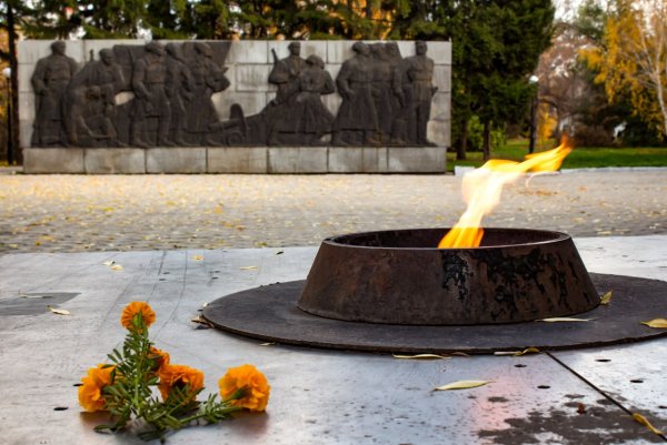 Мемориальный сквер памяти борцов революции Омск