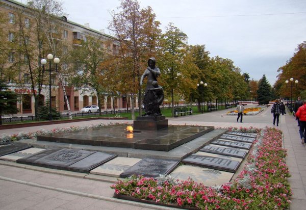 Свято Троицкий бульвар Белгород вечный огонь