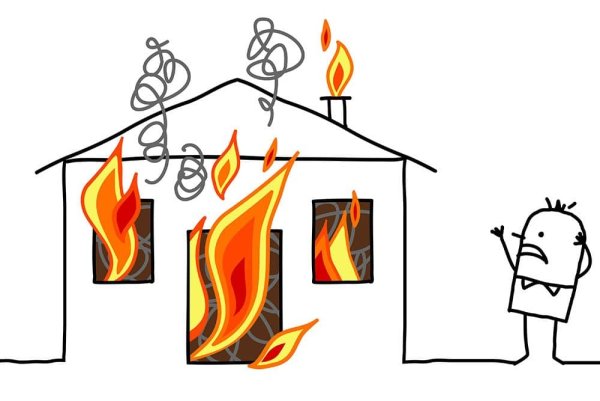 Горящий дом карандашом