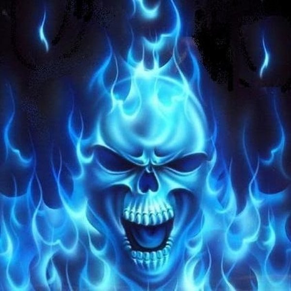 Череп в синем огне