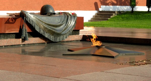 Могила неизвестного солдата у кремлевской стены