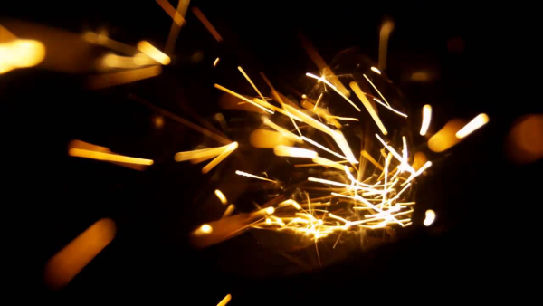 Искры на черном фоне