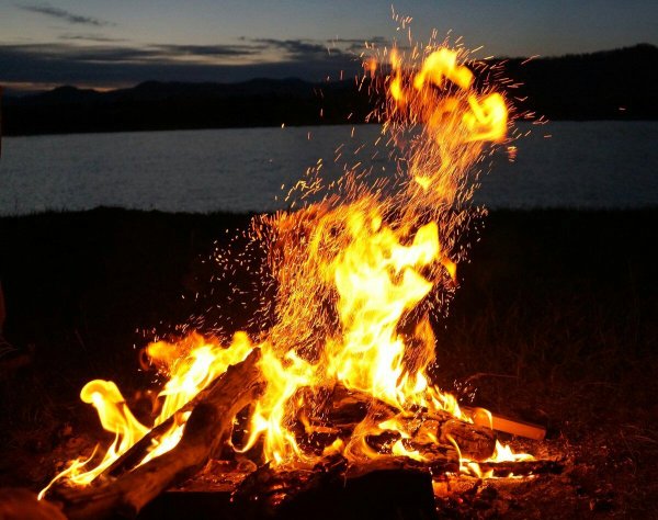 Пламя костра