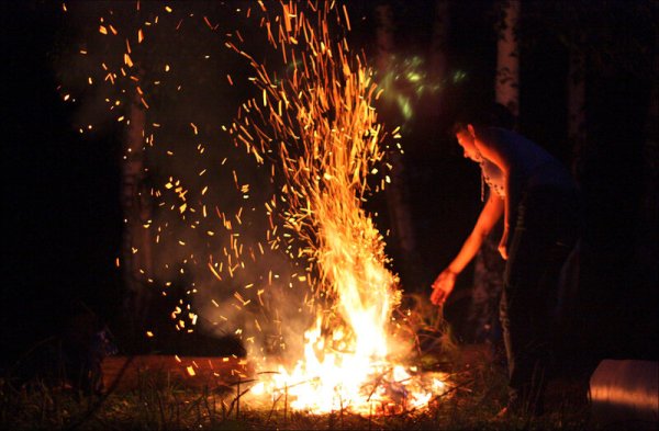 Раздувать огонь