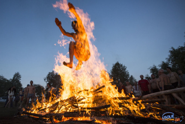 Прыжки через огонь