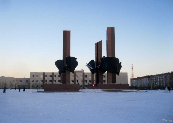 Памятники в городе новый Уренгой