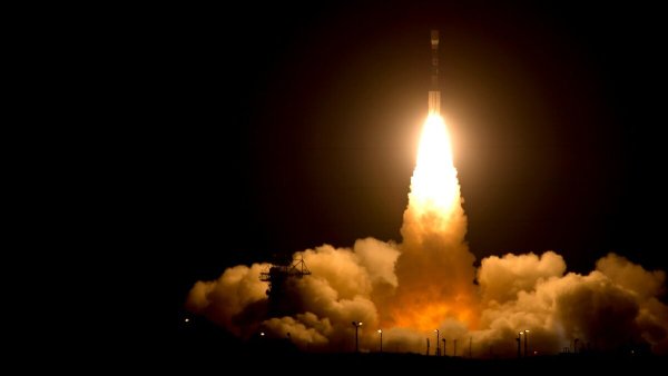 Ракета взлетает