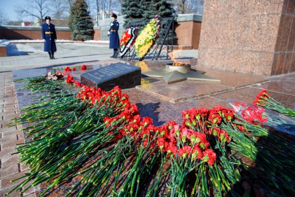 Площадь героев Липецк возложение