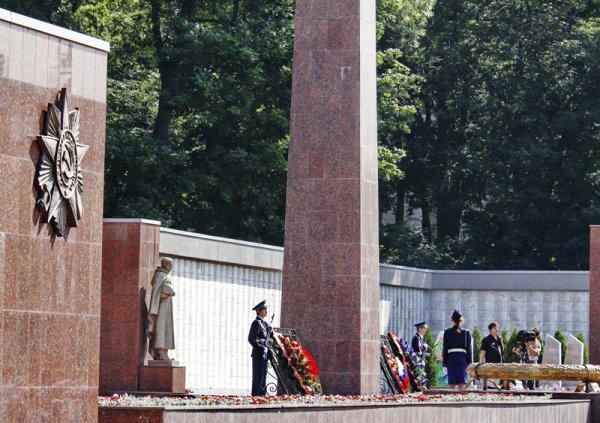 Мемориальный комплекс на площади героев в Липецке