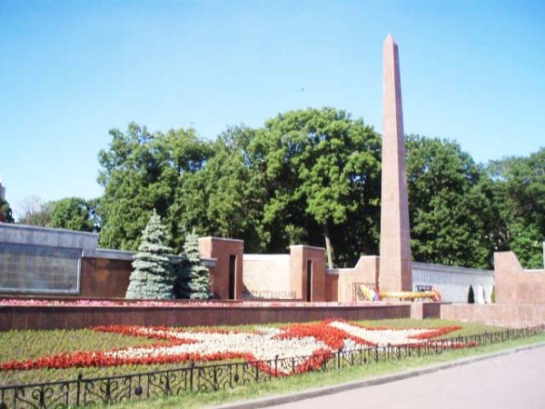 Стелла площадь героев Липецк