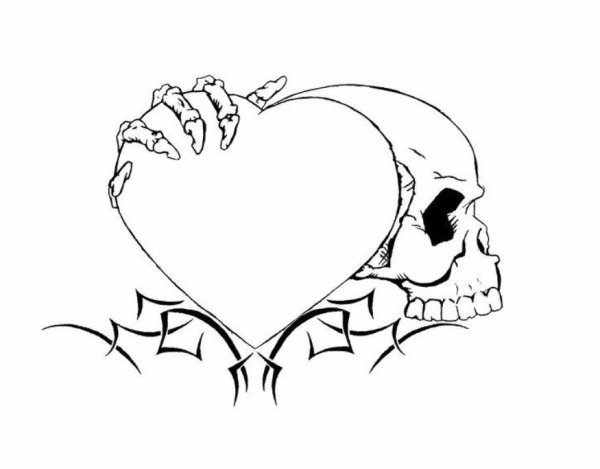 Череп с сердцем тату