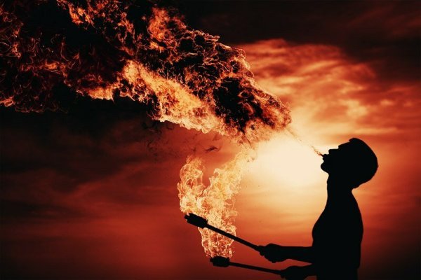 Мужчина огонь