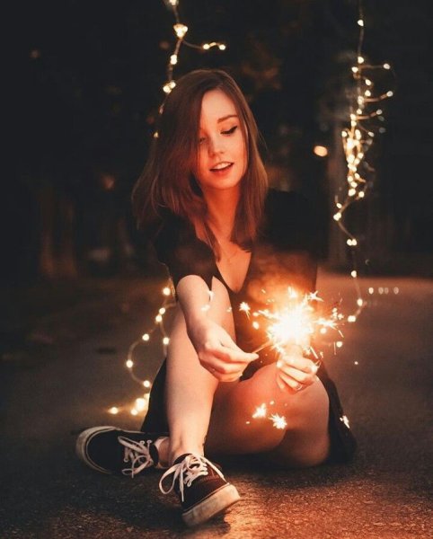 Девушка с огоньком