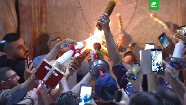 Сошествие Благодатного огня в Иерусалиме