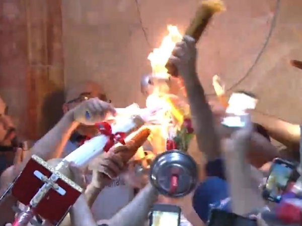 Иерусалим храм гроба Господня схождение Благодатного огня