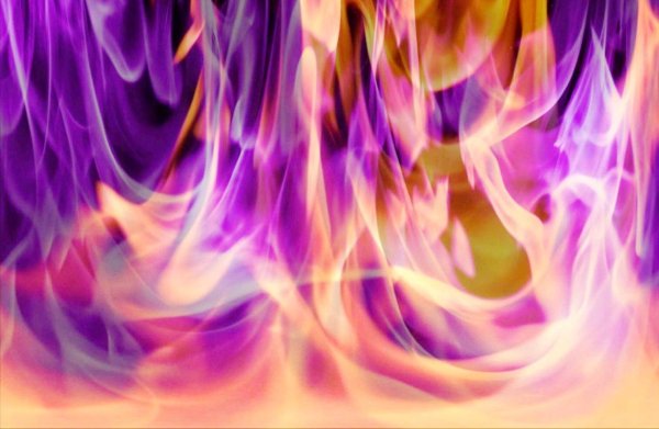 Розовый огонь