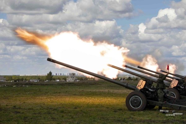 Залп артиллерии