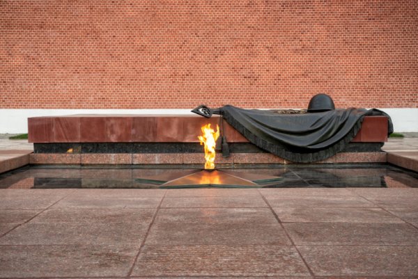 Александровский сад могила неизвестного солдата