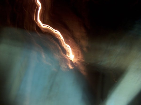 Схождение Благодатного огня всполохи