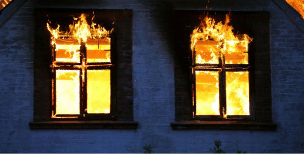 Огонь в окне