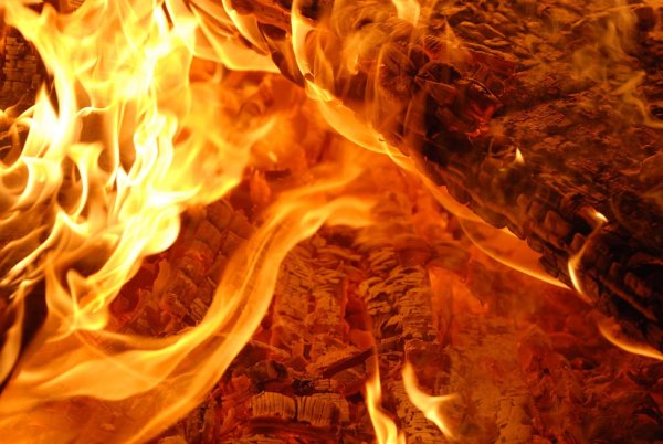 Обои на телефон огонь