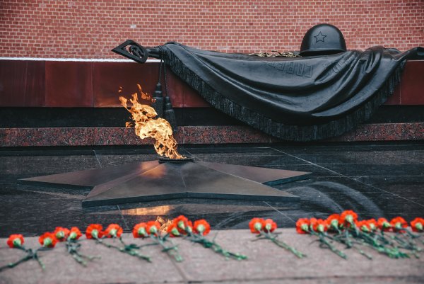 Александровский сад Москва могила неизвестного солдата