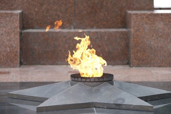 Памятник вечный огонь Екатеринбург