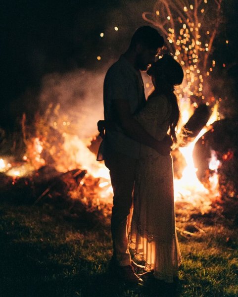 Романтика у костра