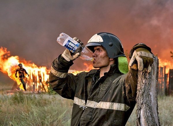 Пожарные бухают