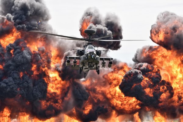 Вертолет в огне