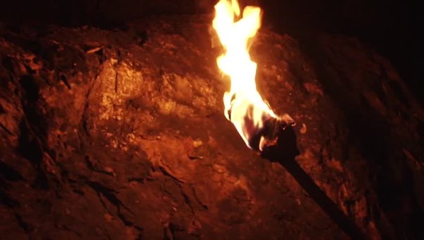 Факел в пещере