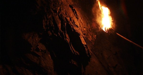 Факел в пещере