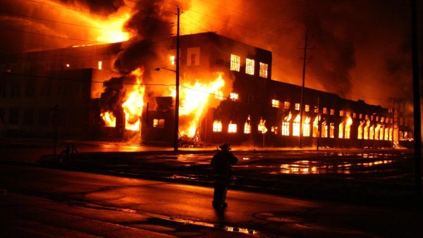 Школа в огне