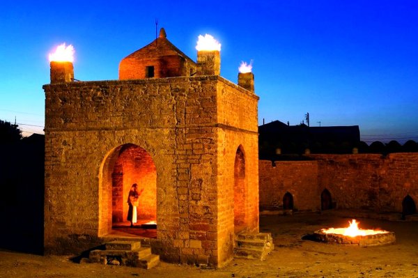 Храм Атешгях в Азербайджане