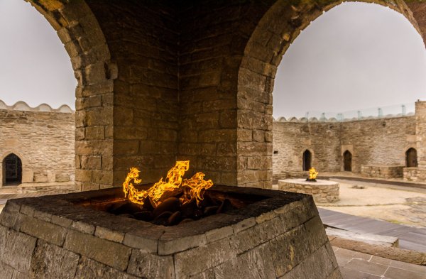 Азербайджан храм огнепоклонников