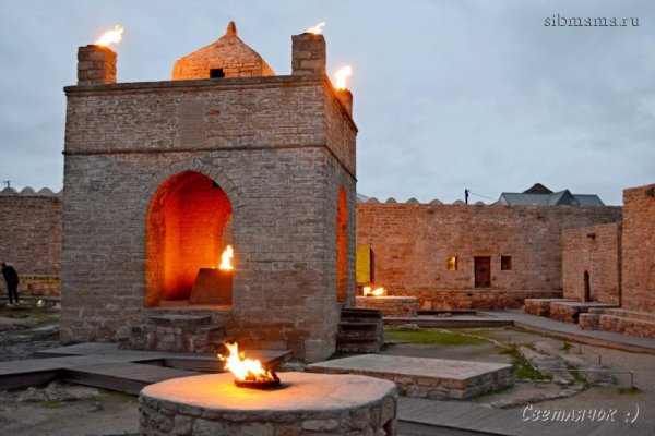 Сураханский храм огнепоклонников Атешгях (Сураханы)