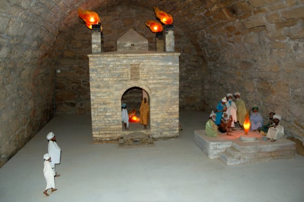 Азербайджан Атешгях- храм огнепоклонников