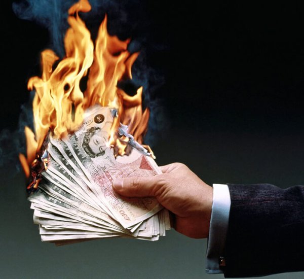 Деньги горят