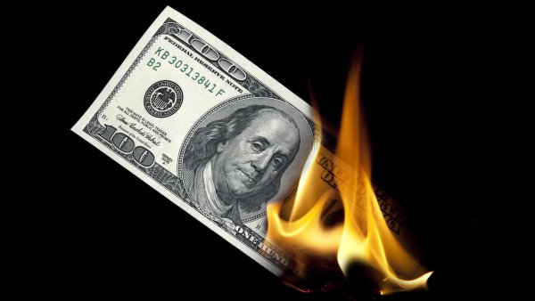 Доллар на черном фоне