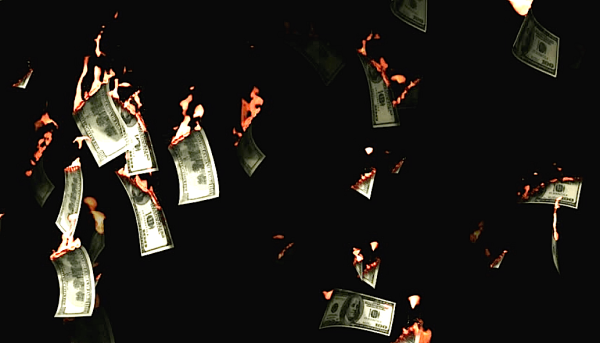 Купюры на черном фоне