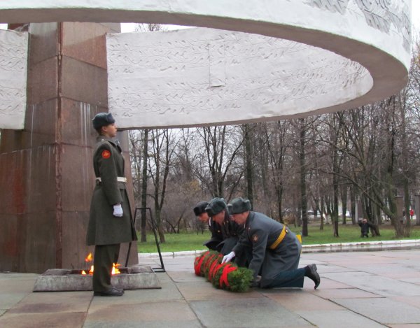 Город ковров площадь Победы