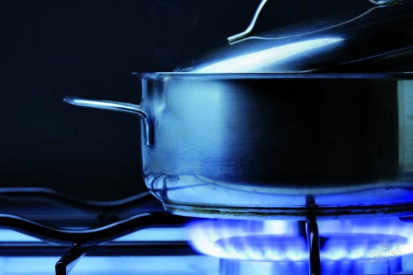 Кастрюля на плите