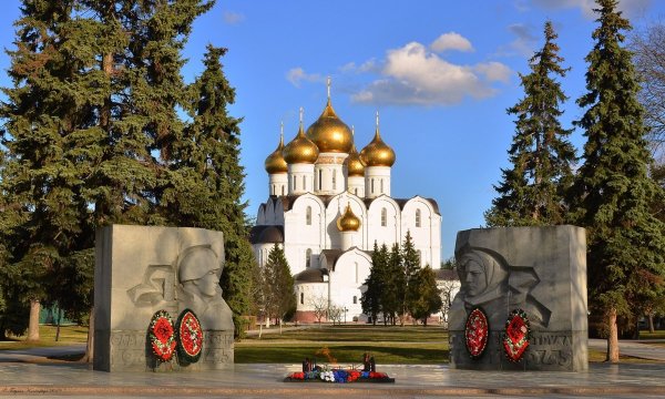 Монумент вечный огонь в Ярославле