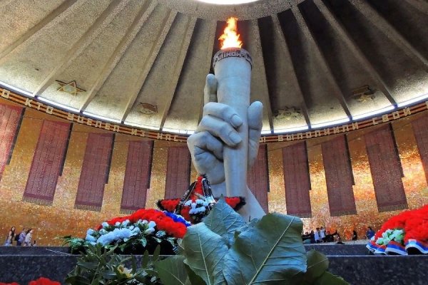 Вечный огонь Волгоград Мамаев Курган