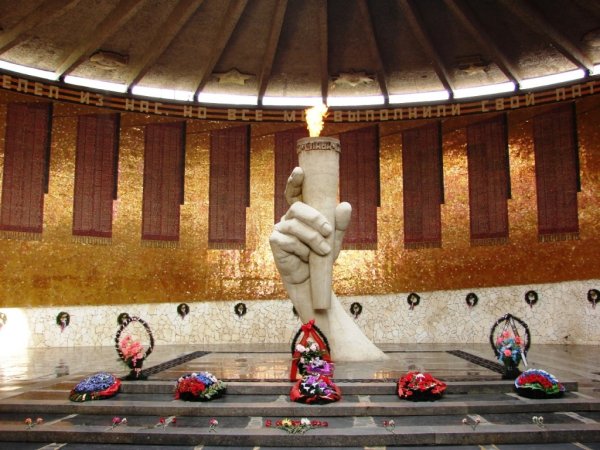 Вечный огонь Волгоград Мамаев Курган