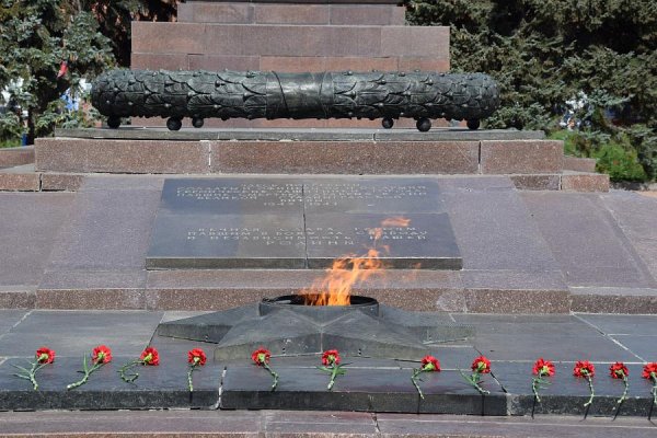 Вечный огонь Волгоград аллея героев